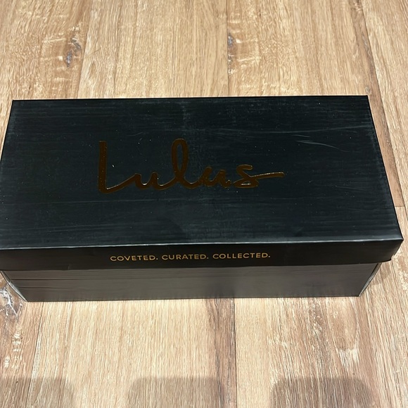 NWT Mylee Natural Snake-Embossed Flat Thong Sandals - Picture 2 of 4